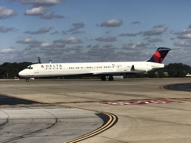 McDonnell Douglas MD-88 (N924DL)