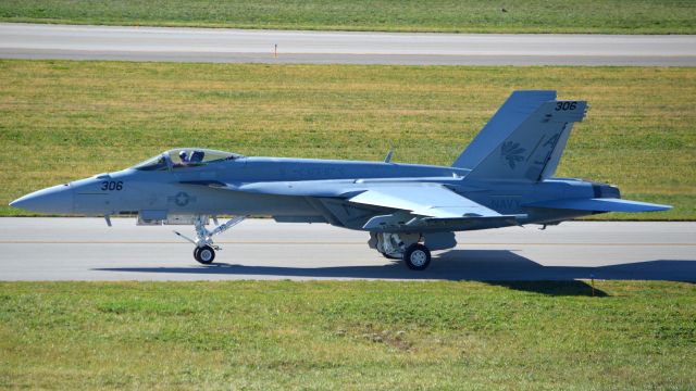 McDonnell Douglas FA-18 Hornet (16-8916) - Part of a flight of 4 Super Hornets.