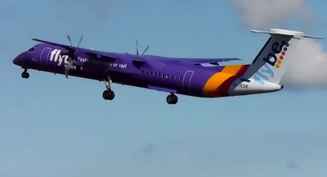 de Havilland Dash 8-400 (G-JEDR)