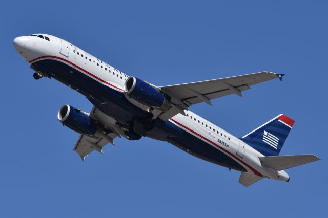 Airbus A320 (N675)