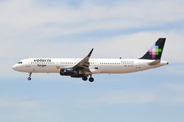 Airbus A321 (XA-VLT)