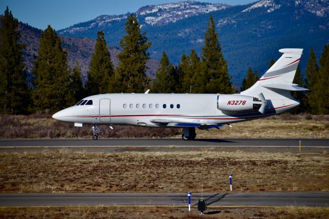 Dassault Falcon 2000 (N3278) - Mountain Aviation 90 (N3278) arrives on Runway 29 at Truckee Tahoe (KTRK) after its afternoon flight from Centennial (KAPA)