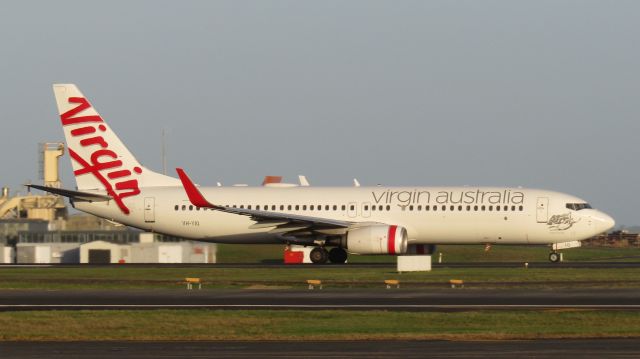 Boeing 737-800 (VH-YIQ) - Rolling