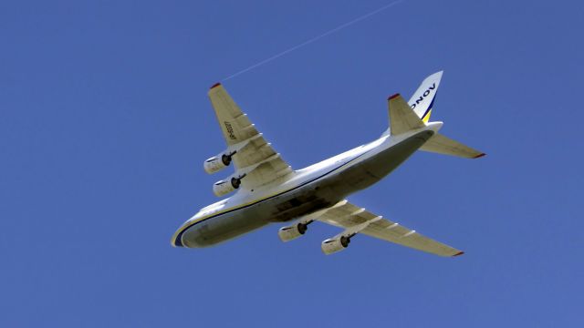 Antonov An-124 Ruslan (UR-82027)