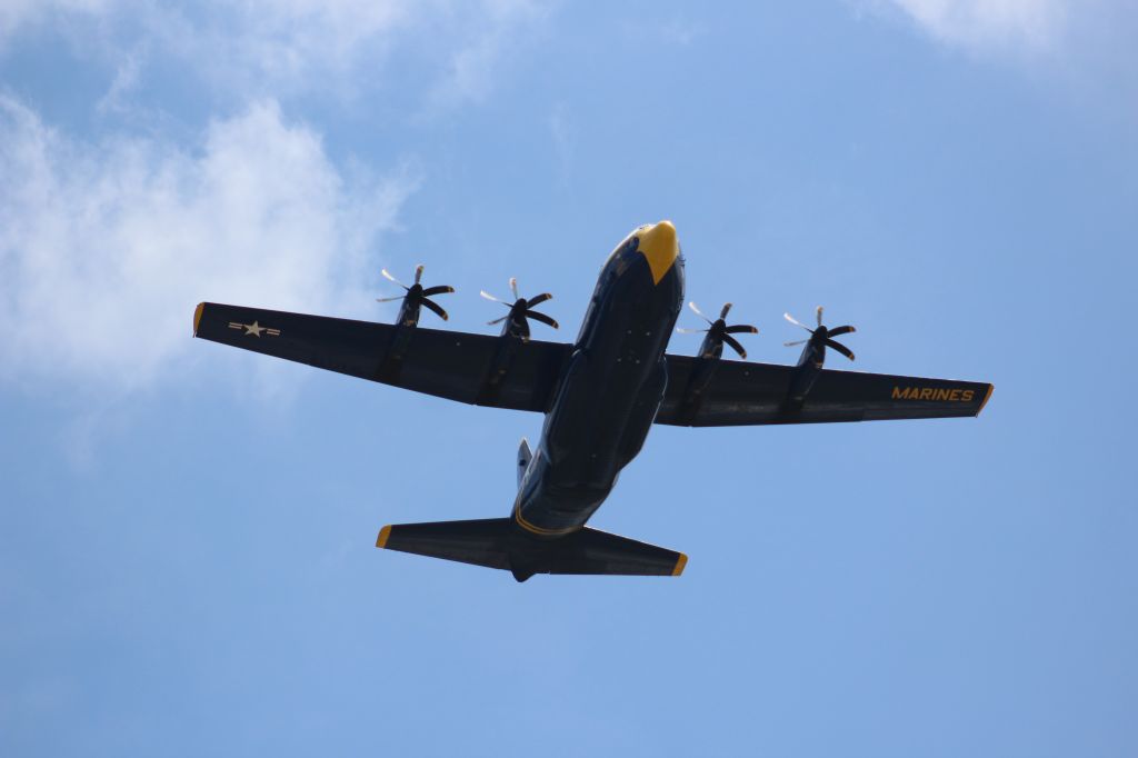 Lockheed C-130 Hercules —