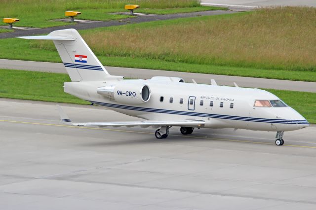 Canadair Challenger (9A-CRO)