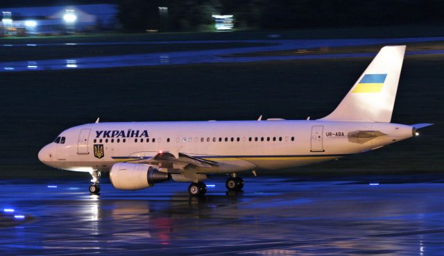 Airbus A319 (UR-ABA) - ukraine government a319-115cj uraba dep shannon 27/9/19.