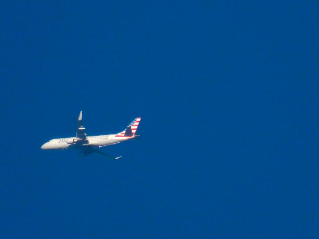 Embraer 175 (N259NN) - ENY3707br /AUS-STLbr /06/05/22