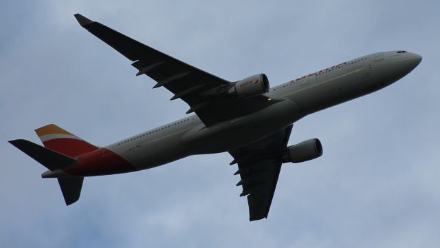 Airbus A330-300 (EC-MAA)