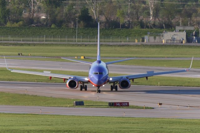 Boeing 737-700 (N289CT)