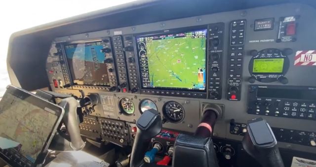Cessna Skylane (N403CV) - Cockpit of C182 mid-flight to KLUX