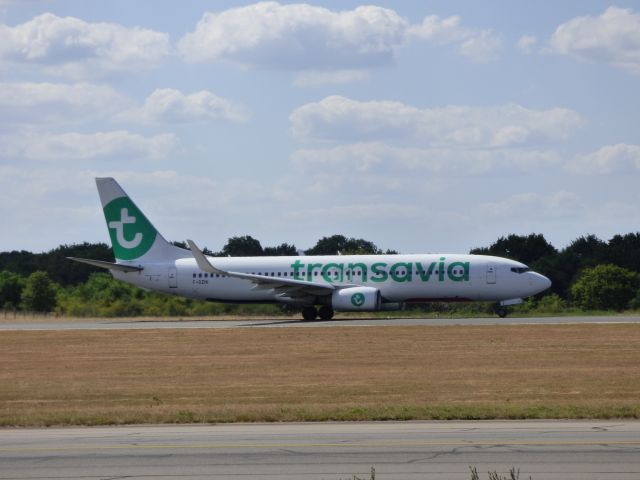 Boeing 737-700 (F-GZHI) - Aéroport de Nantes