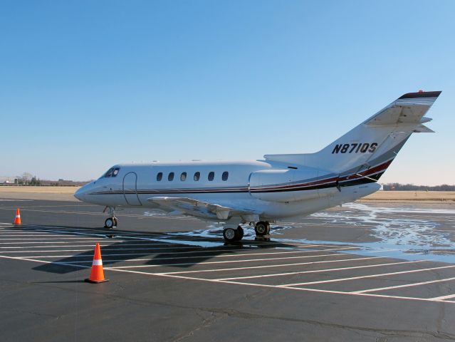 Cessna Citation Sovereign (N871QS) - Stand up cabin.