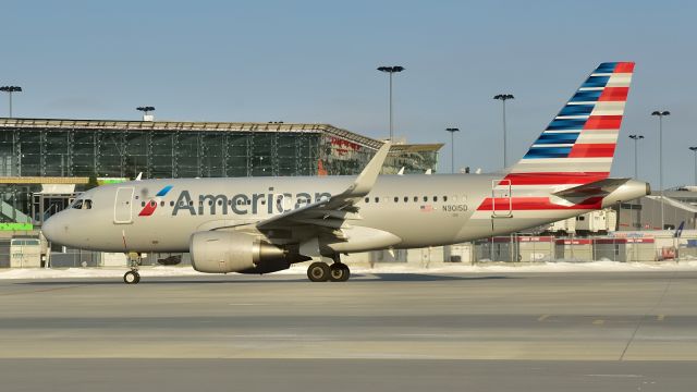 Airbus A319 (N9015D)