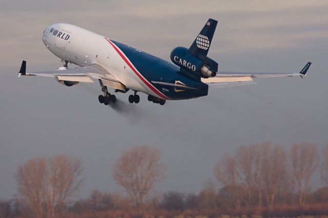 Boeing MD-11 (N276WA)