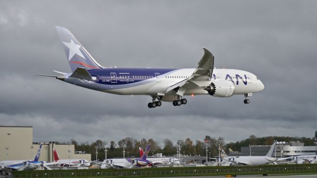 Boeing 787-8 (CC-BBJ) - BOE545 on final to Rwy 16R to complete a flight test on 11/6/14. (ln 234 / cn 42225).