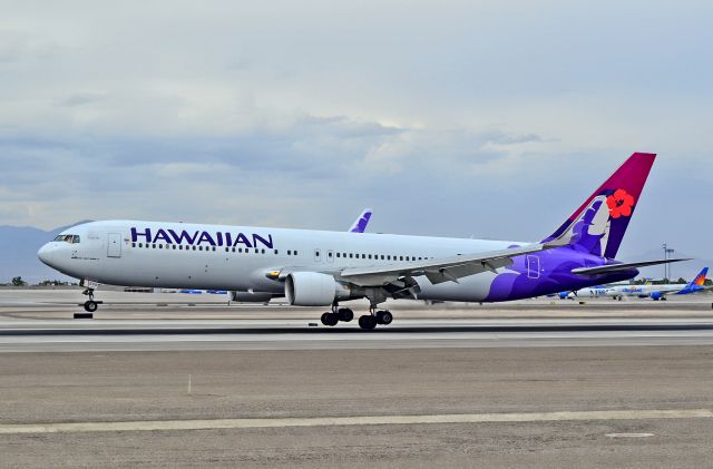 BOEING 767-300 (N590HA) - N590HA Hawaiian Air Boeing 767-3CB/ER  (cn 33467/894) "Koaeula" - McCarran International Airport (KLAS)br /Las Vegas, Nevadabr /TDelCorobr /October 09, 2013