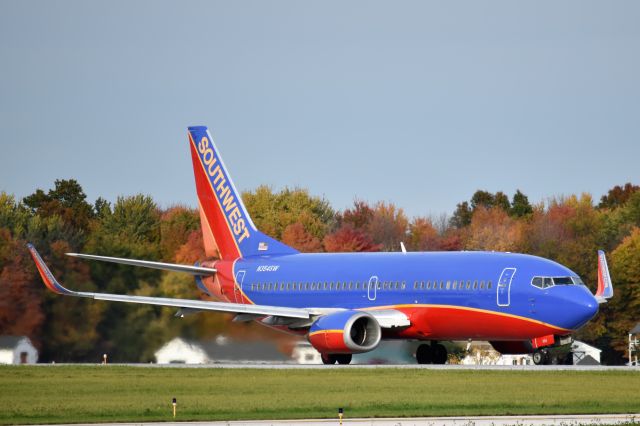 BOEING 737-300 (N354SW)