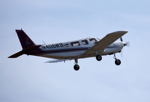 Piper Saratoga (N406WB)