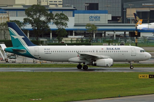 Airbus A320 (9V-SLP)