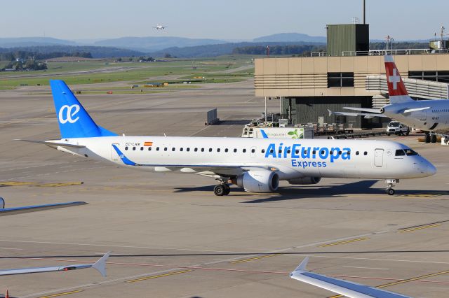 EMBRAER 195 (EC-LKM)