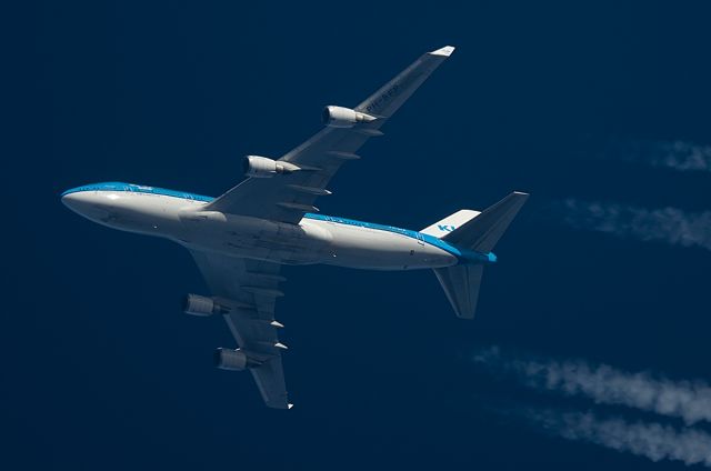 Boeing 747-400 (PH-BFP) - 1/2/2015 KLM Boeing 747 PH-BFP (Asia Livery) Passes overhead West Lancashire,England,UK at 32,000ft working route KLM47 Amsterdam-Chicago.br /Pentax K-5.