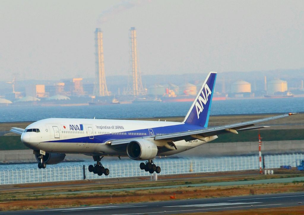 Boeing 777-200 (JA703A)