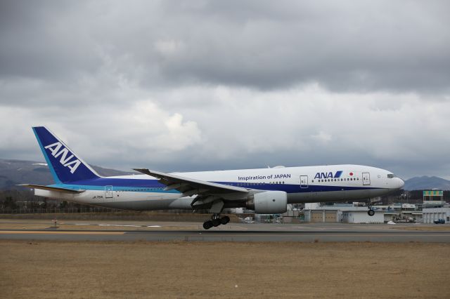 Boeing 777-200 (JA715A) - 09 January 2017:HND-HKD.