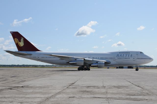 Boeing 747-200 (N706BL) - Well, you never know what surprises you will find at YIP. I never heard of these guys before. Apologies for the back-lit photos, but you take what you can get.