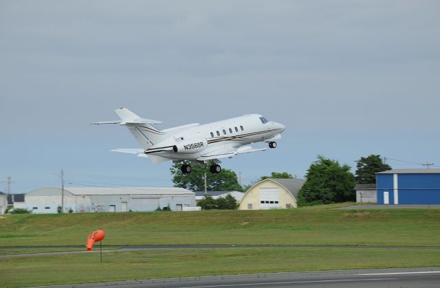 Hawker 800 (N356SR)