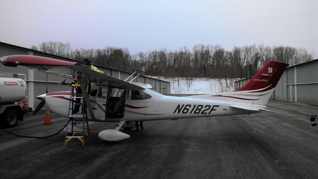 Cessna Skylane (N6182F)