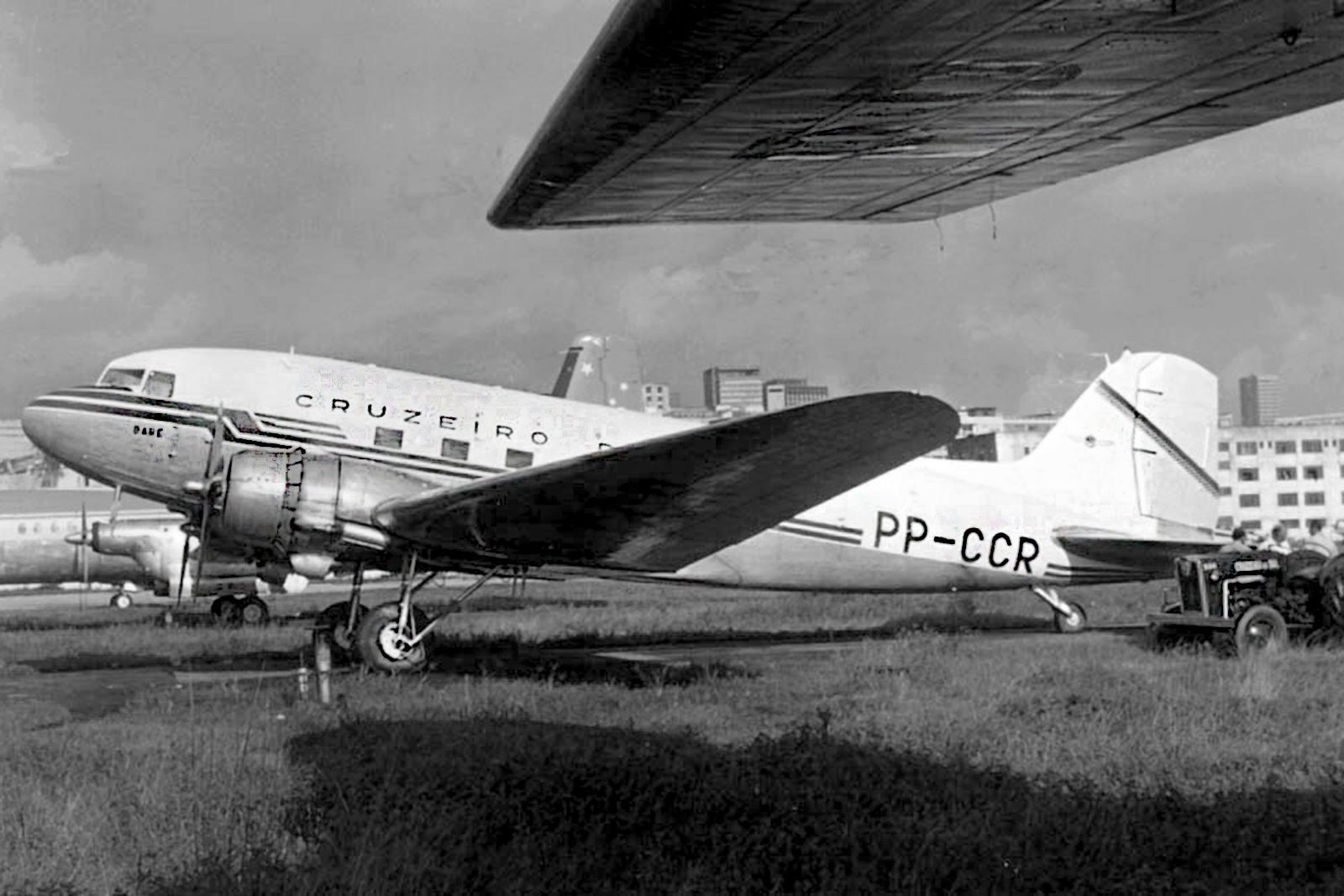 Douglas DC-3 (PP-CCR)