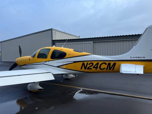 Cirrus SR-22 (N24CM)