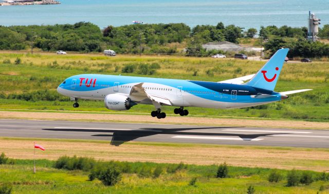 Boeing 787-9 Dreamliner (G-TUIO)