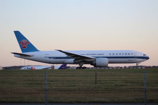 BOEING 777-200LR (B-2075) - A China Southern Cargo B777F taking off from runway 22 at STN.br /br /Location: Stansted Airport.br /Date: 26.12.22 (dd/mm/yy).