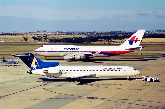 BOEING 727-200 (VH-ANA)