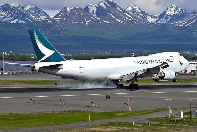 BOEING 747-8 (B-LJC)