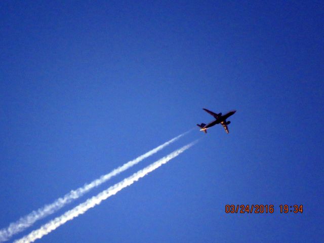 Airbus A320 (N667AW)