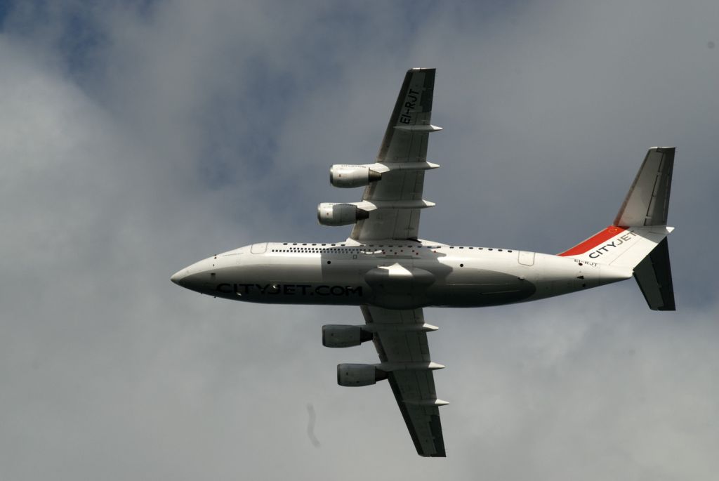Avro Avroliner (RJ-85) (EI-RJT)
