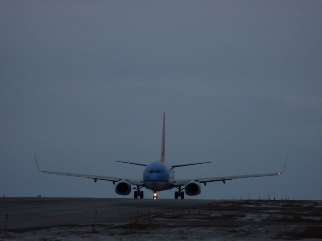 Boeing 737-800 (C-FRZJ)