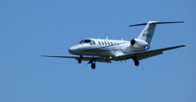 Cessna Citation CJ3 (N794JS) - On final is this 2006 Cessna Citation 525B in the Spring of 2021.