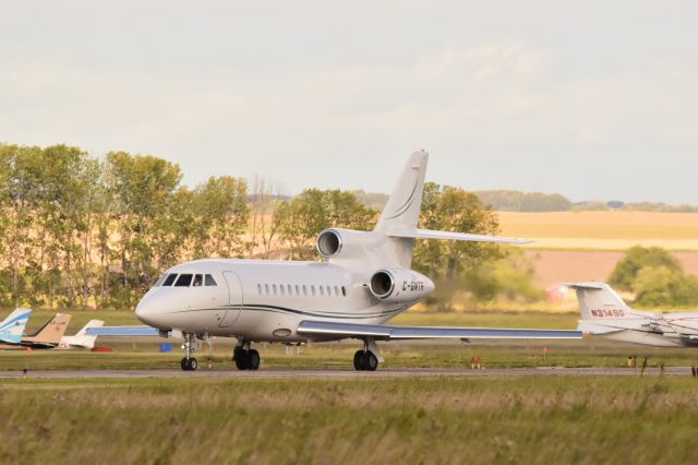 Dassault Falcon 900 (C-GNTR) - Dassault Falcon 900 taxiing to runway 3