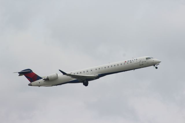 Canadair Regional Jet CRJ-900 (N134EV)