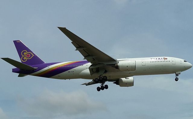 Boeing 777-200 (HS-TJS)