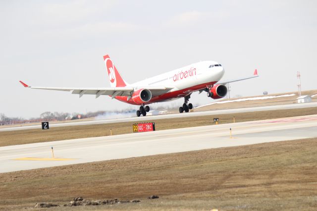 Airbus A330-300 (D-ALPJ)