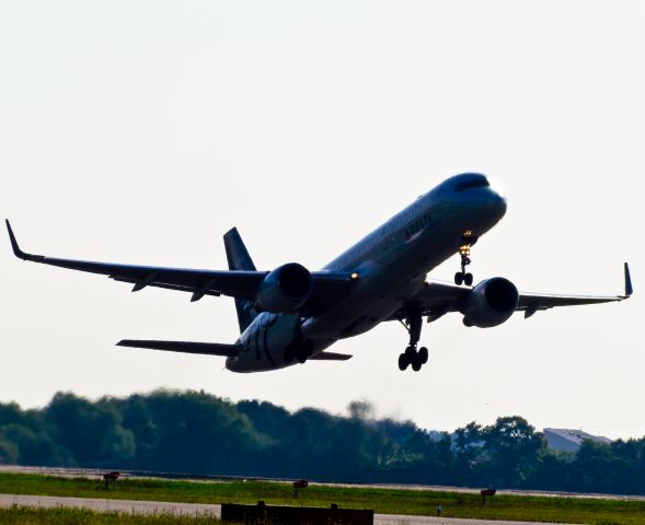 Boeing 757-200 (N659DL)