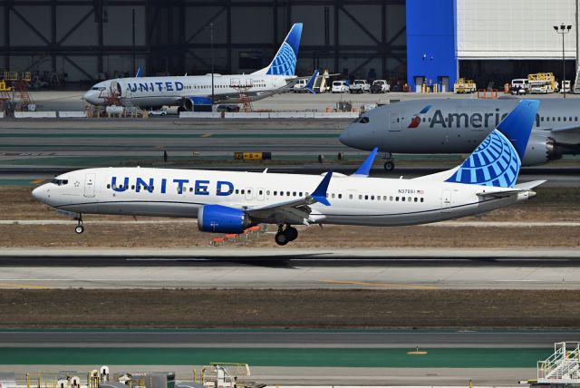 Boeing 737 MAX 9 (N37551)