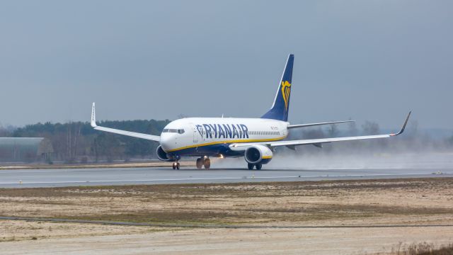 Boeing 737-700 (EI-ESV)