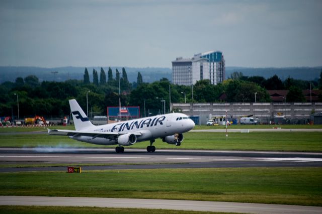 Airbus A320 (OH-LXC) - Finnair OH-LXC an Airbus A320-214 landing on 27L at London Heathrow LHR.