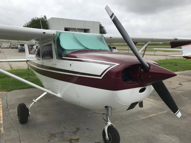 Cessna Skyhawk (N4396L)